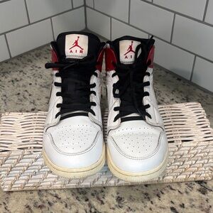 Nike Kids Sneakers in White and Black